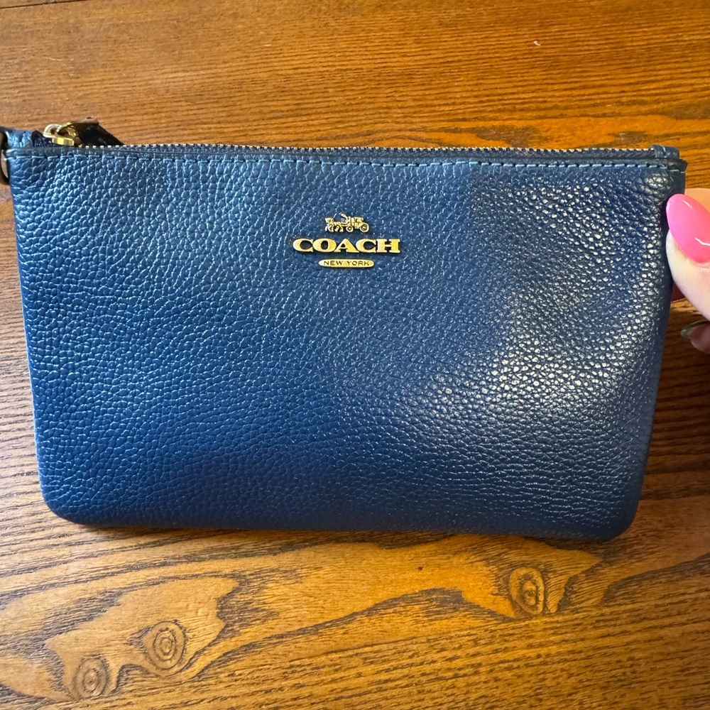 Coach Navy Leather Pouch Zip Clutch Gold Logo Minimalist Chic Travel wallet chic - Picture 2 of 8
